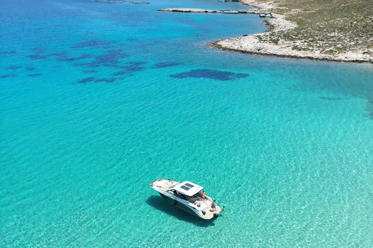 Day Cruises to Nearby Islands