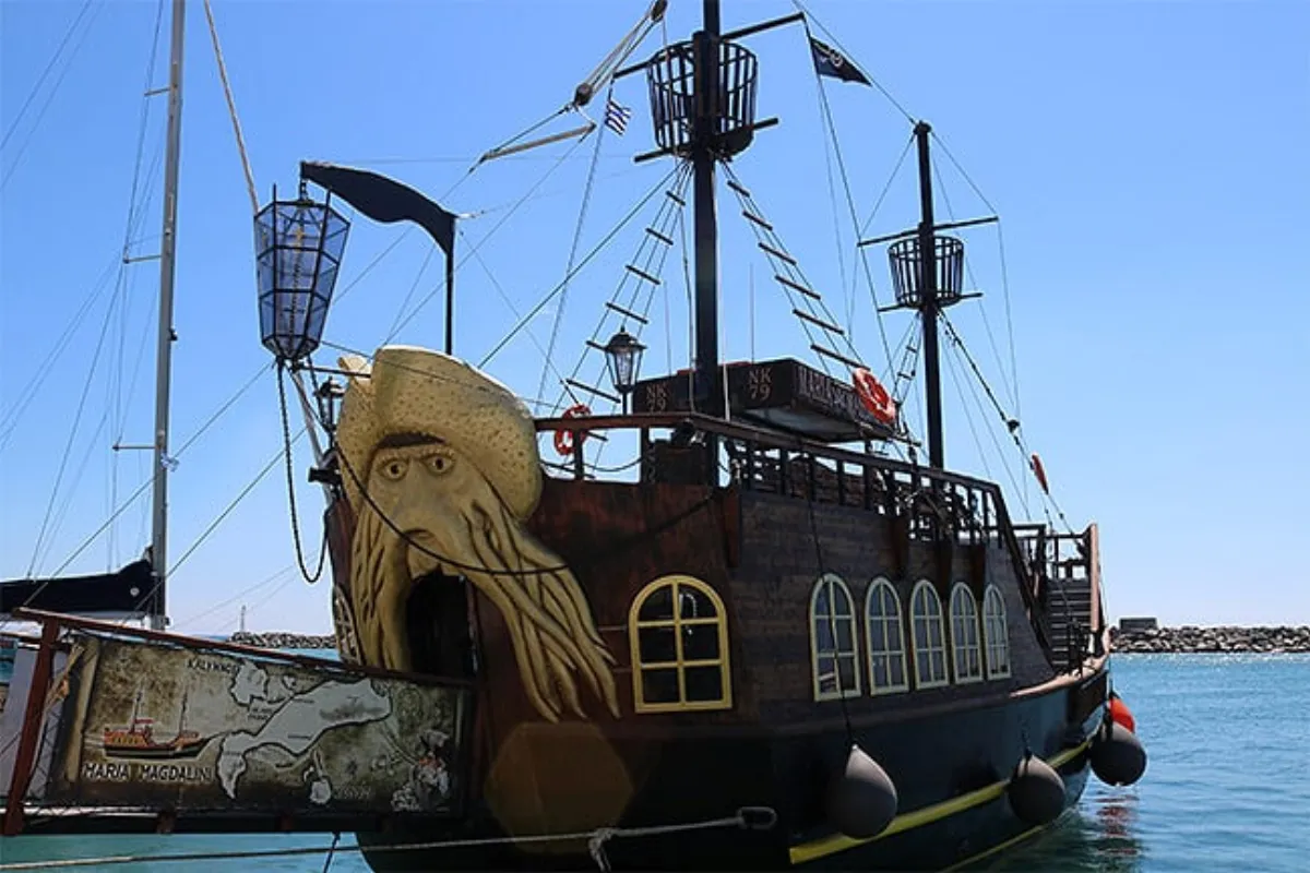 Boat Tours from the Harbor