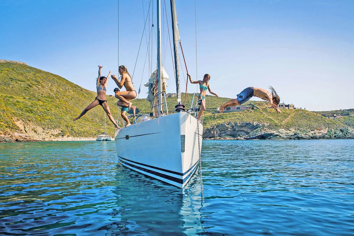 Day Cruises to Nearby Islands