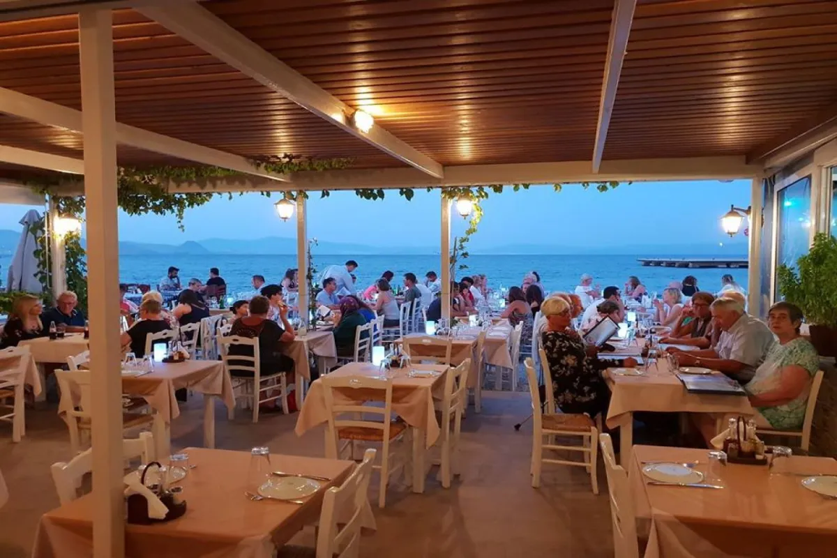 Seafront Dining
