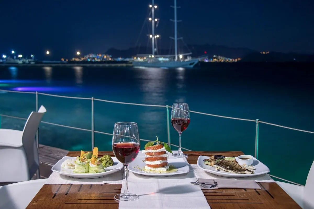 Seafront Dining