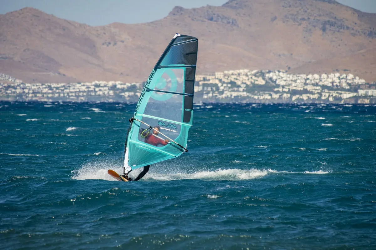Windsurfing & Kitesurfing